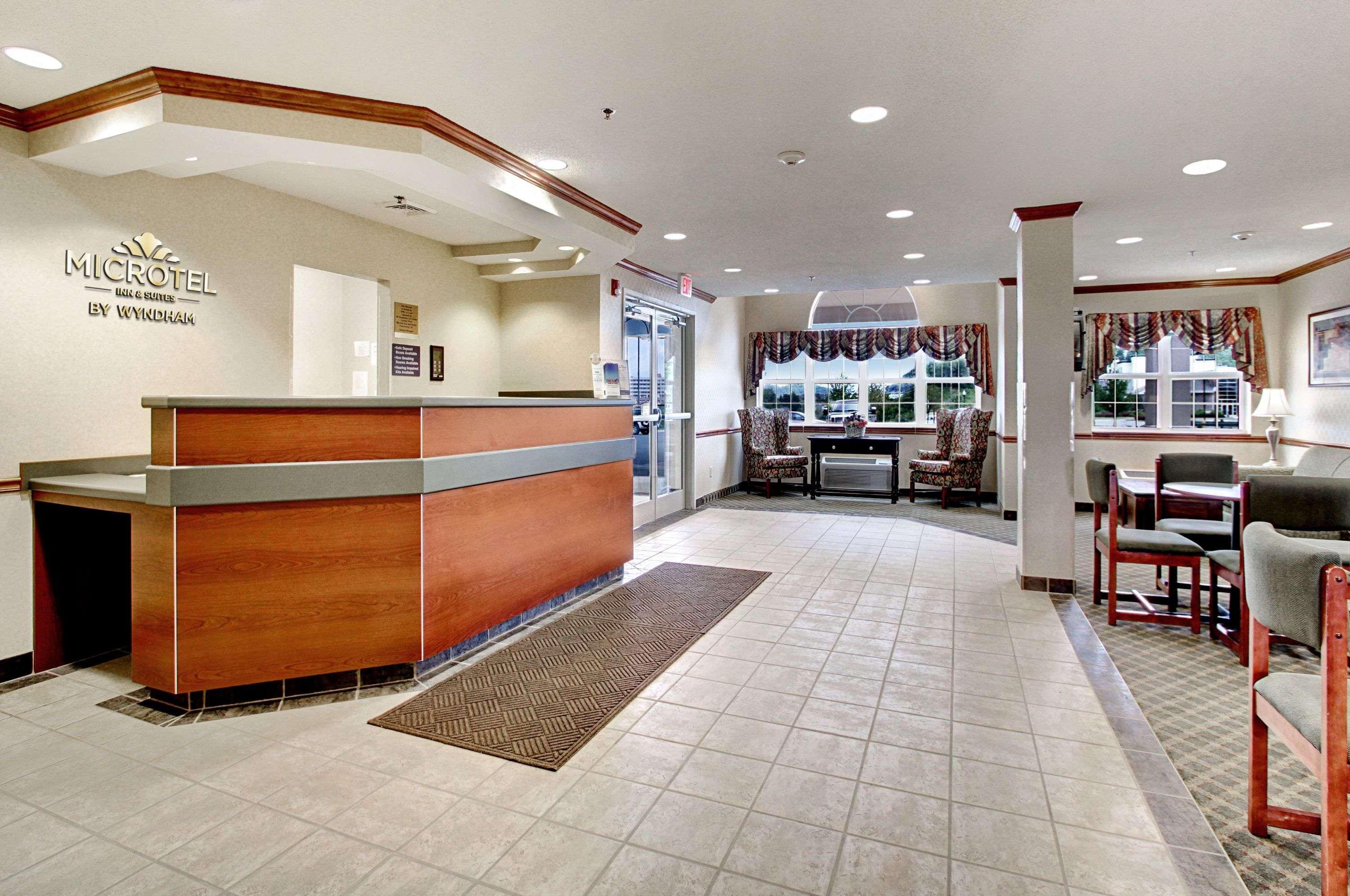 Microtel Inn & Suites By Wyndham Bridgeport Exterior photo